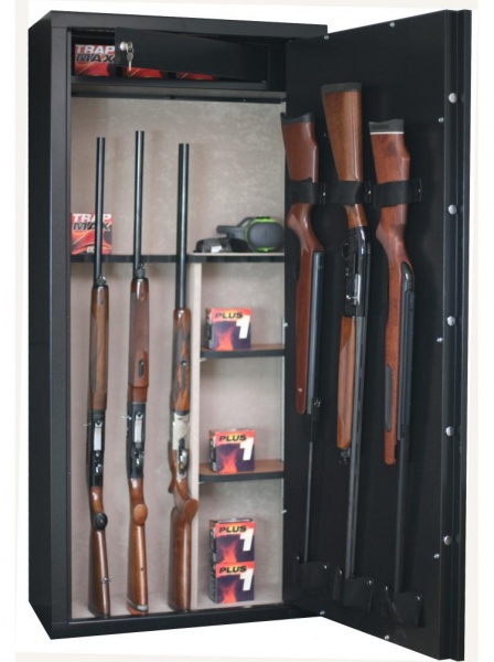 Coffre fort Infac sentinel 11 armes avec lunette + 3 dans la porte 