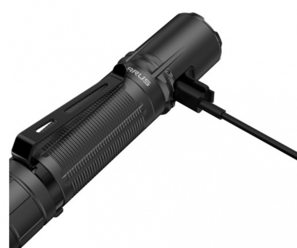 Lampe tactique KLARUS XT2C